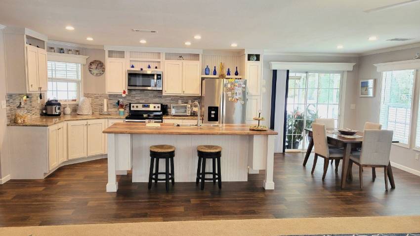 312 Siberian Cypress Circle a Winter Haven, FL Mobile or Manufactured Home for Sale